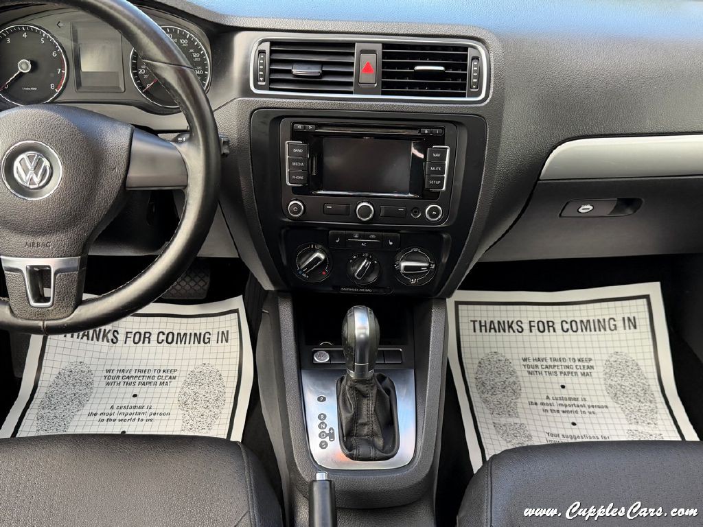 2012 Volkswagen Jetta Image 17