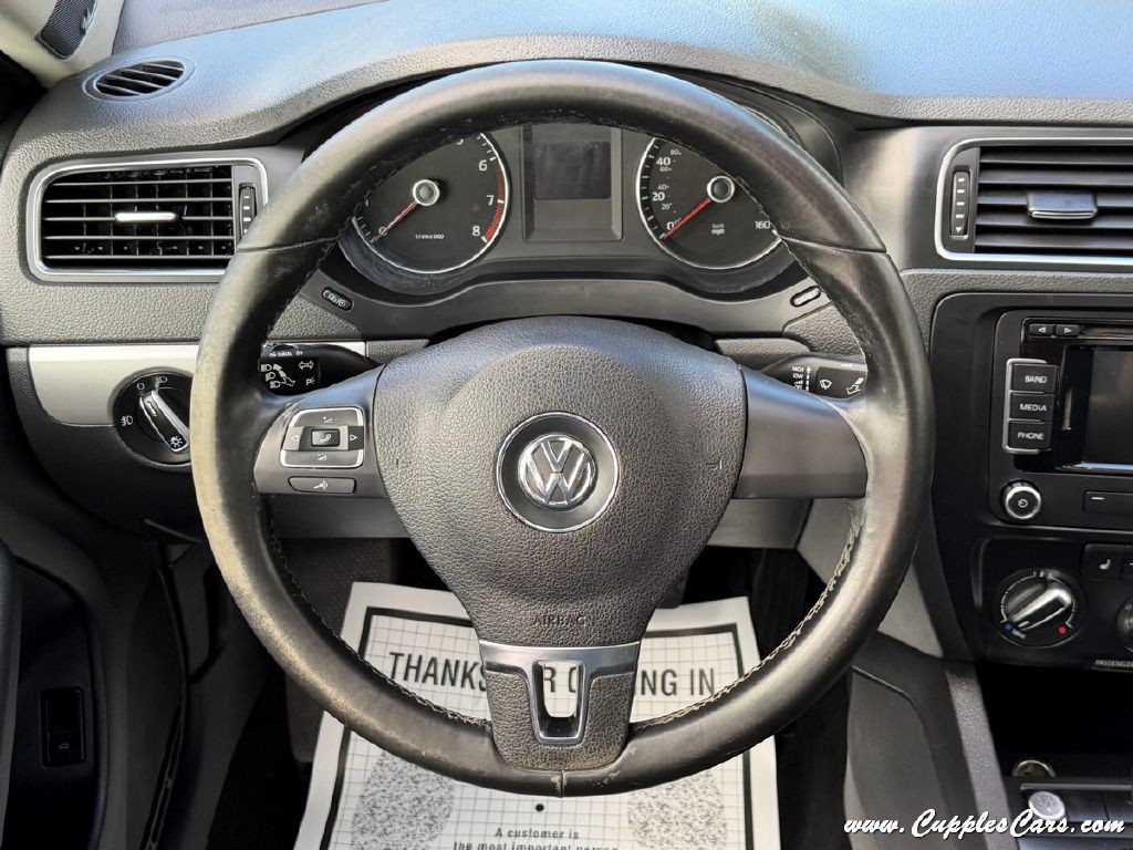 2012 Volkswagen Jetta Image 18