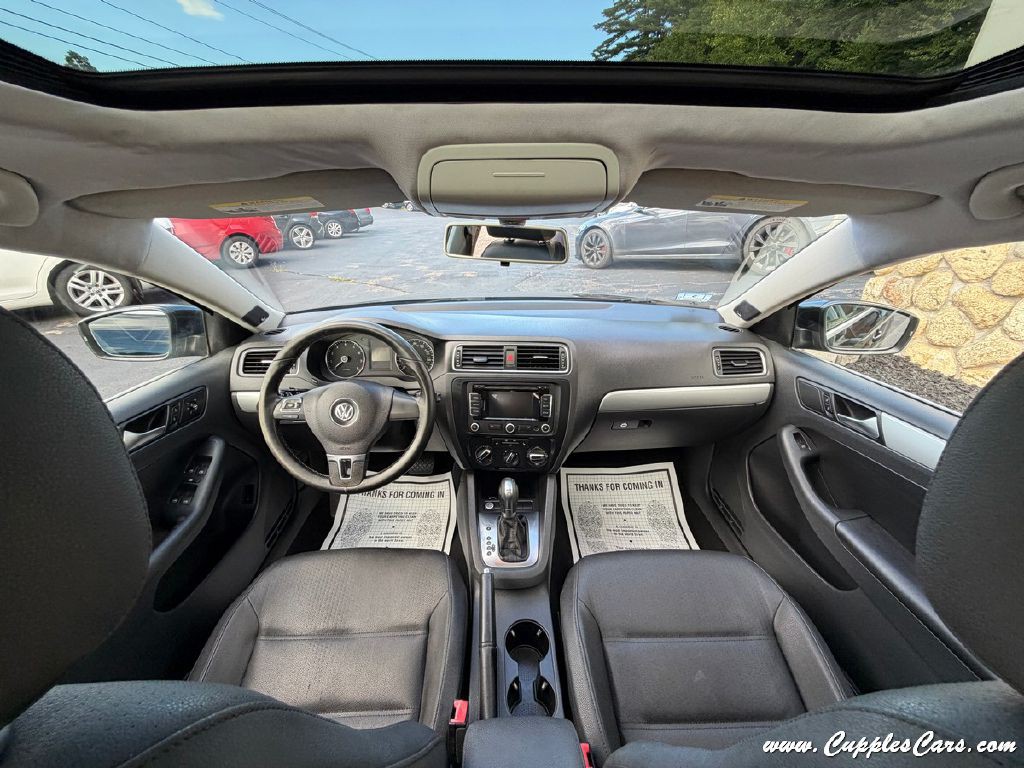 2012 Volkswagen Jetta Image 19