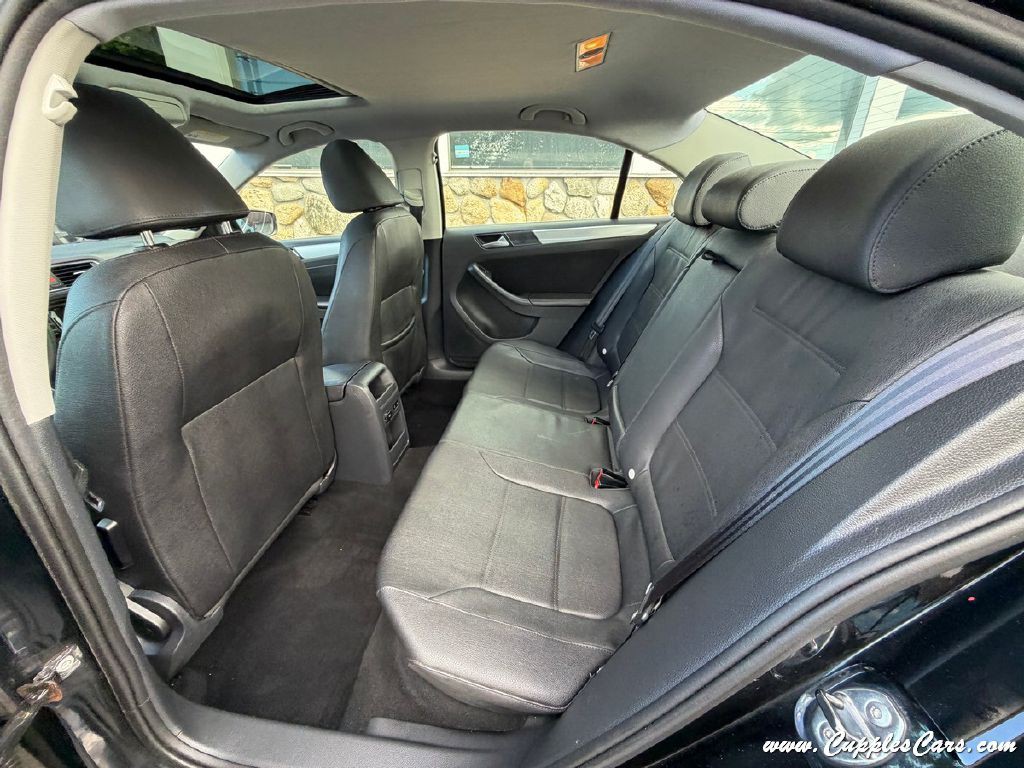 2012 Volkswagen Jetta Image 21