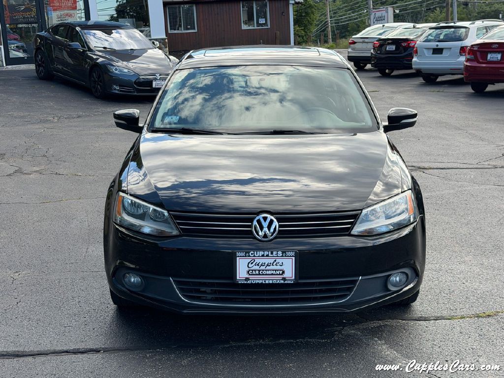 2012 Volkswagen Jetta Image 24