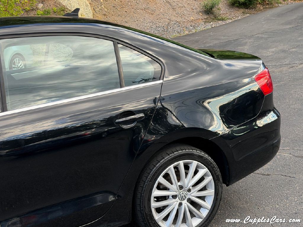 2012 Volkswagen Jetta Image 28