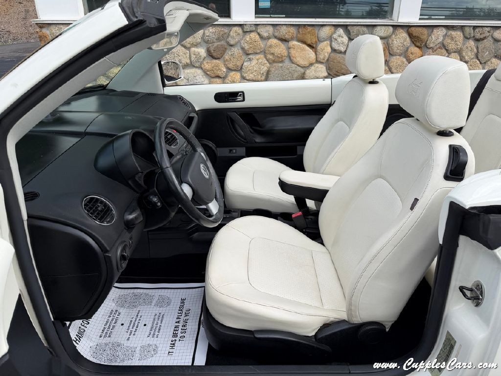2007 Volkswagen Beetle Image 3