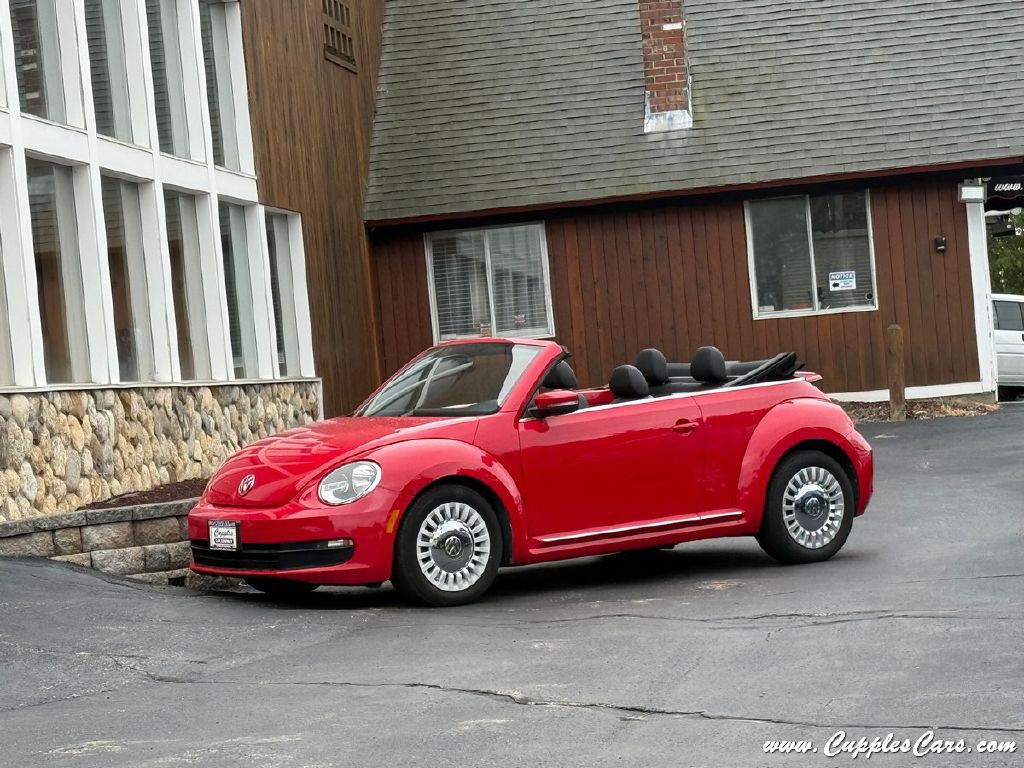 2014 Volkswagen Beetle Image 2