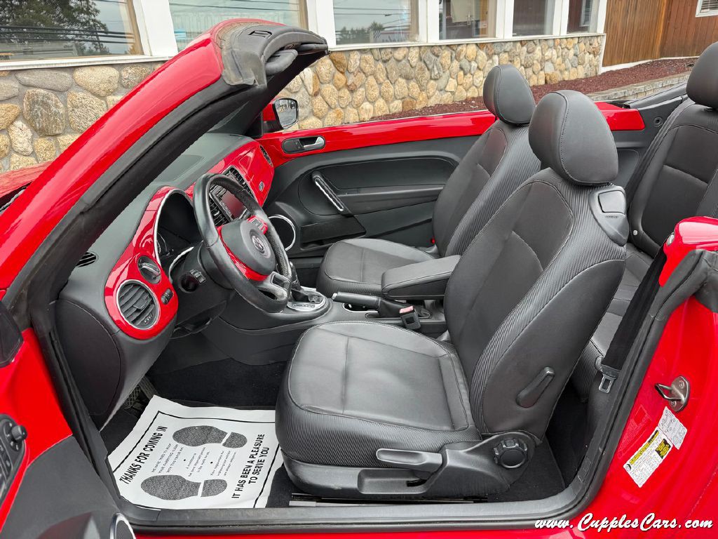 2014 Volkswagen Beetle Image 4