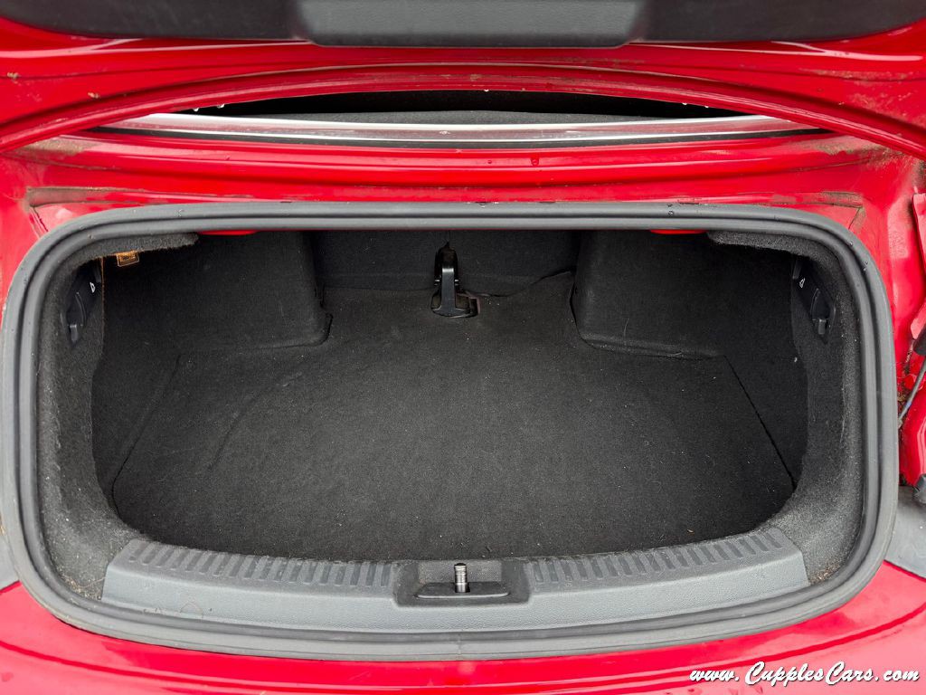 2014 Volkswagen Beetle Image 8