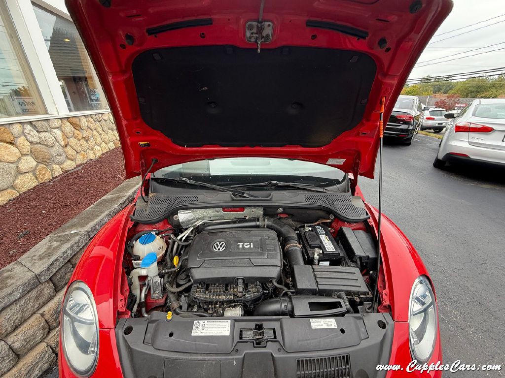 2014 Volkswagen Beetle Image 14