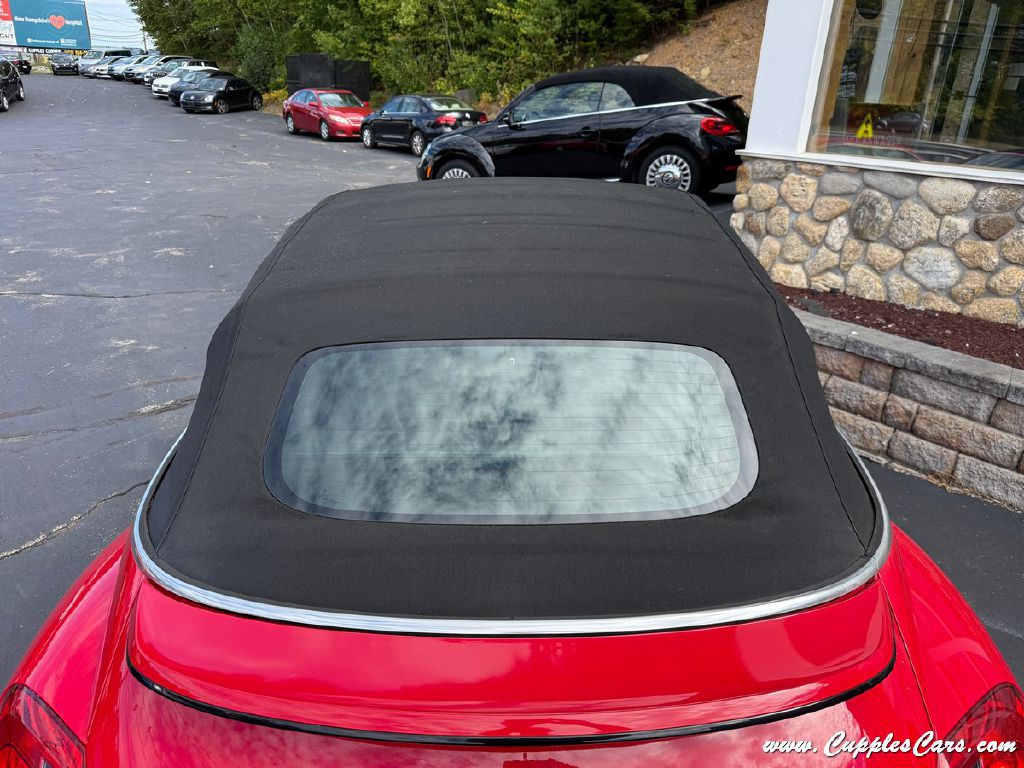2014 Volkswagen Beetle Image 28