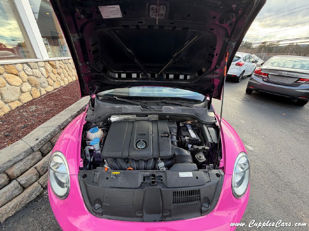 2015 Volkswagen Beetle Image 9