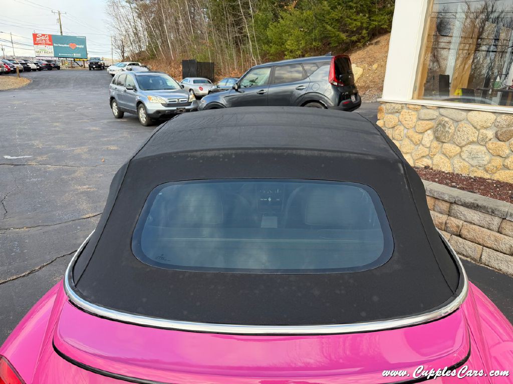2015 Volkswagen Beetle Image 19