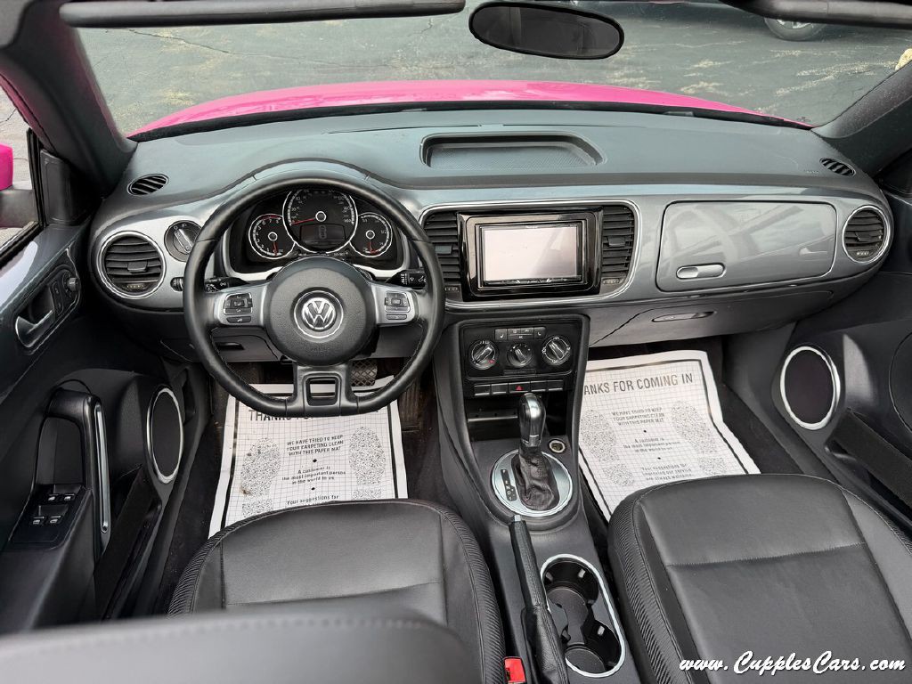2015 Volkswagen Beetle Image 21