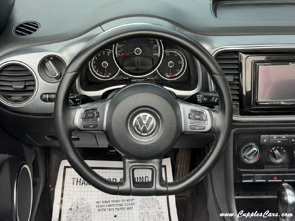 2015 Volkswagen Beetle Image 25