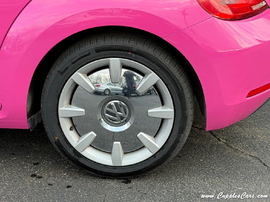 2015 Volkswagen Beetle Image 43