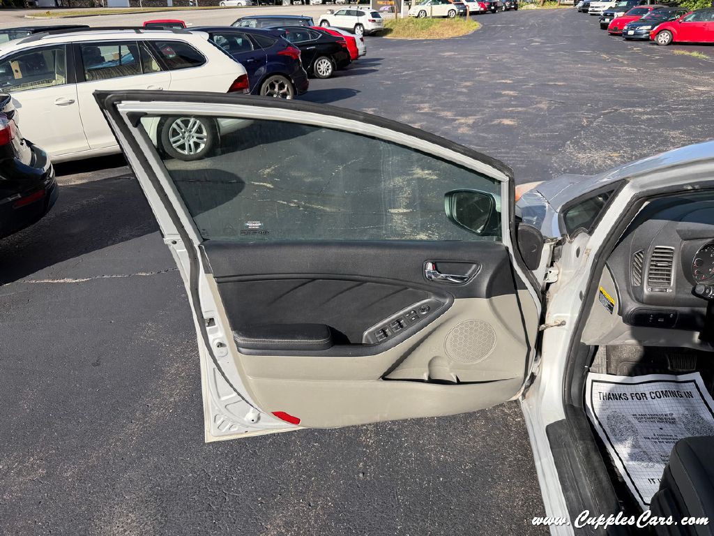 2016 Kia Forte Image 5