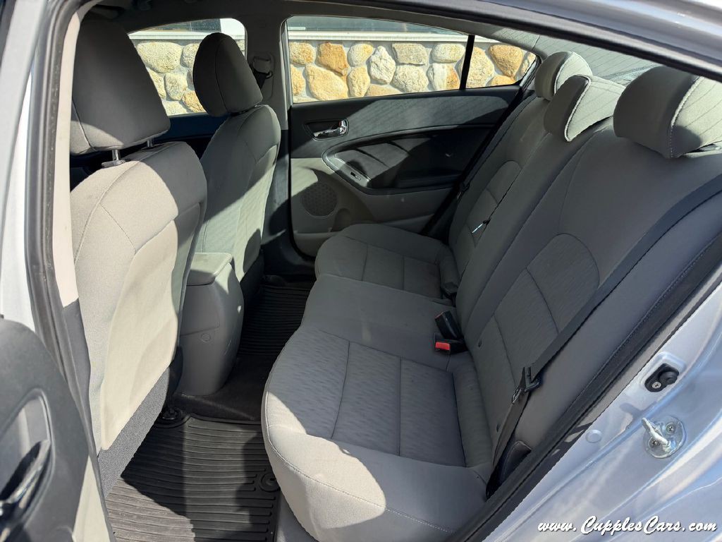 2016 Kia Forte Image 6