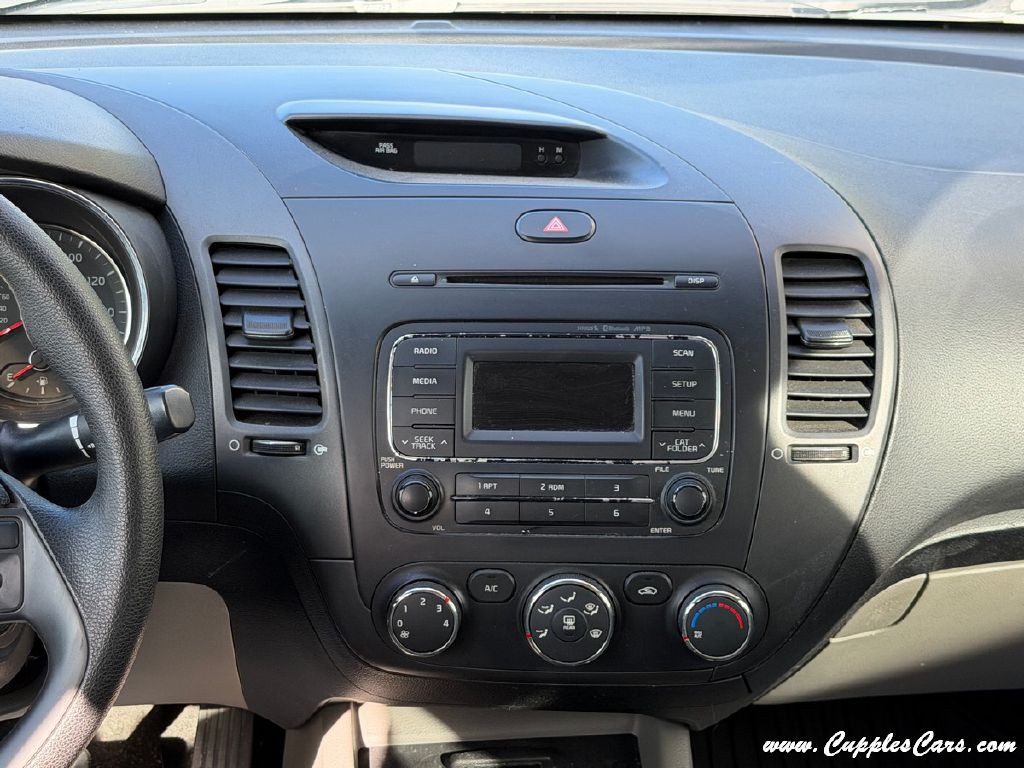 2016 Kia Forte Image 16