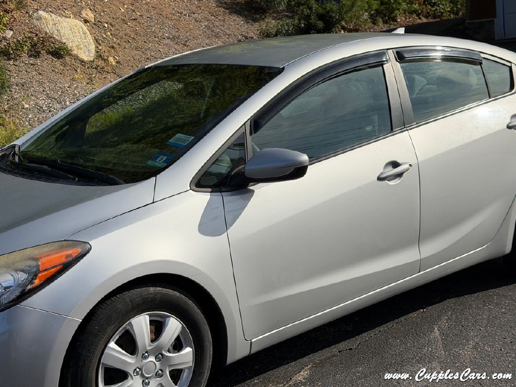 2016 Kia Forte Image 25