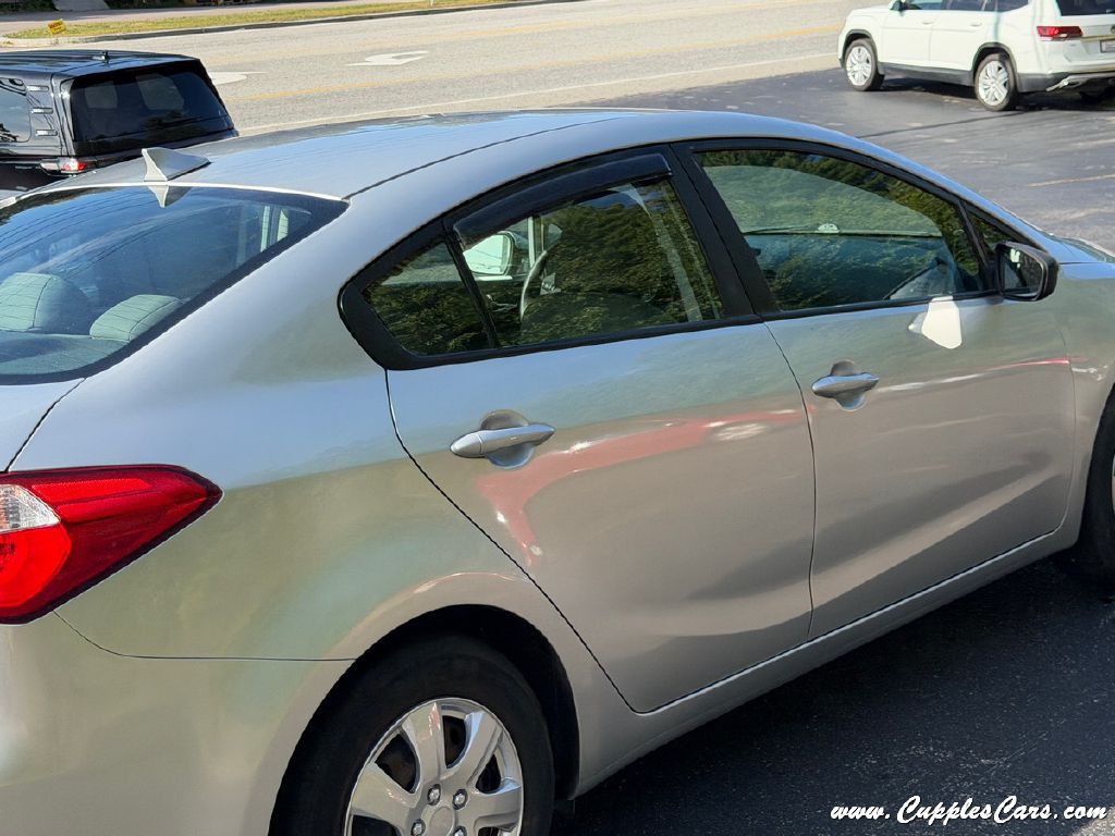 2016 Kia Forte Image 30