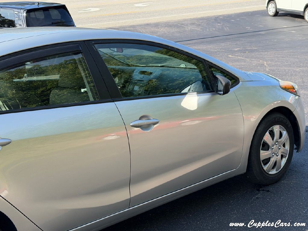 2016 Kia Forte Image 31
