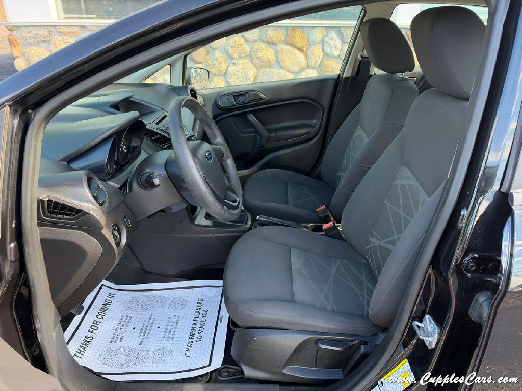 2015 Ford Fiesta Image 3