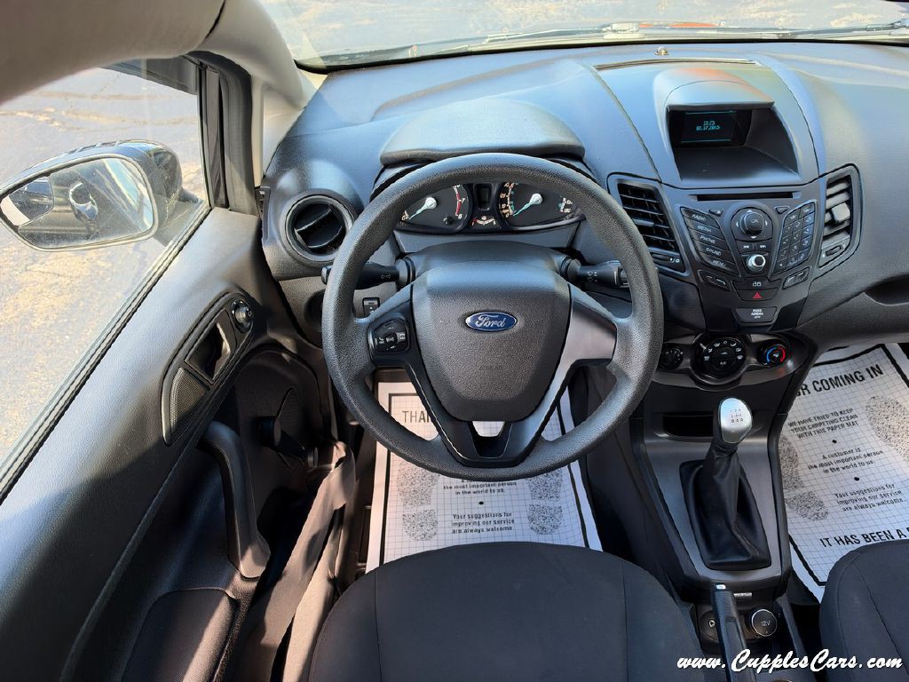2015 Ford Fiesta Image 15