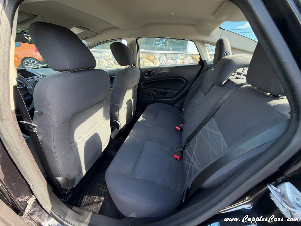 2015 Ford Fiesta Image 22