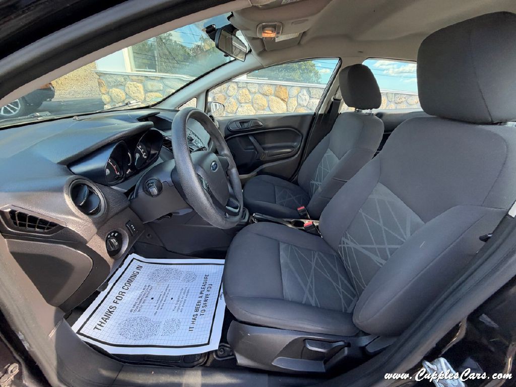 2015 Ford Fiesta Image 23