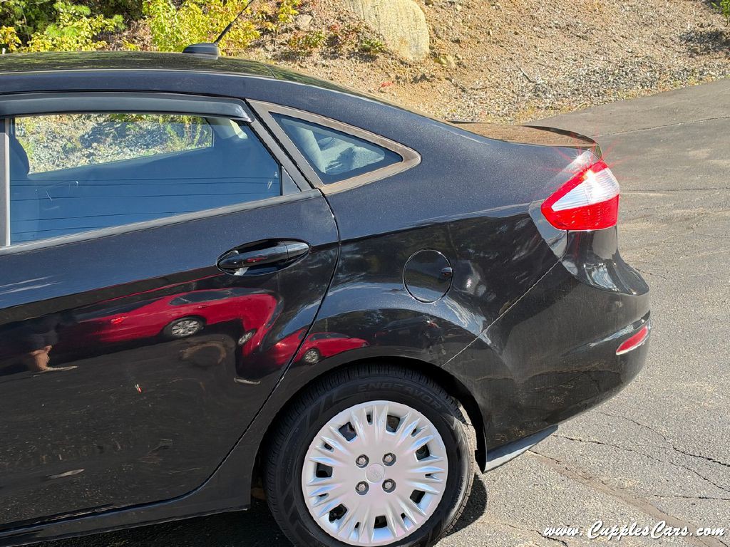 2015 Ford Fiesta Image 28