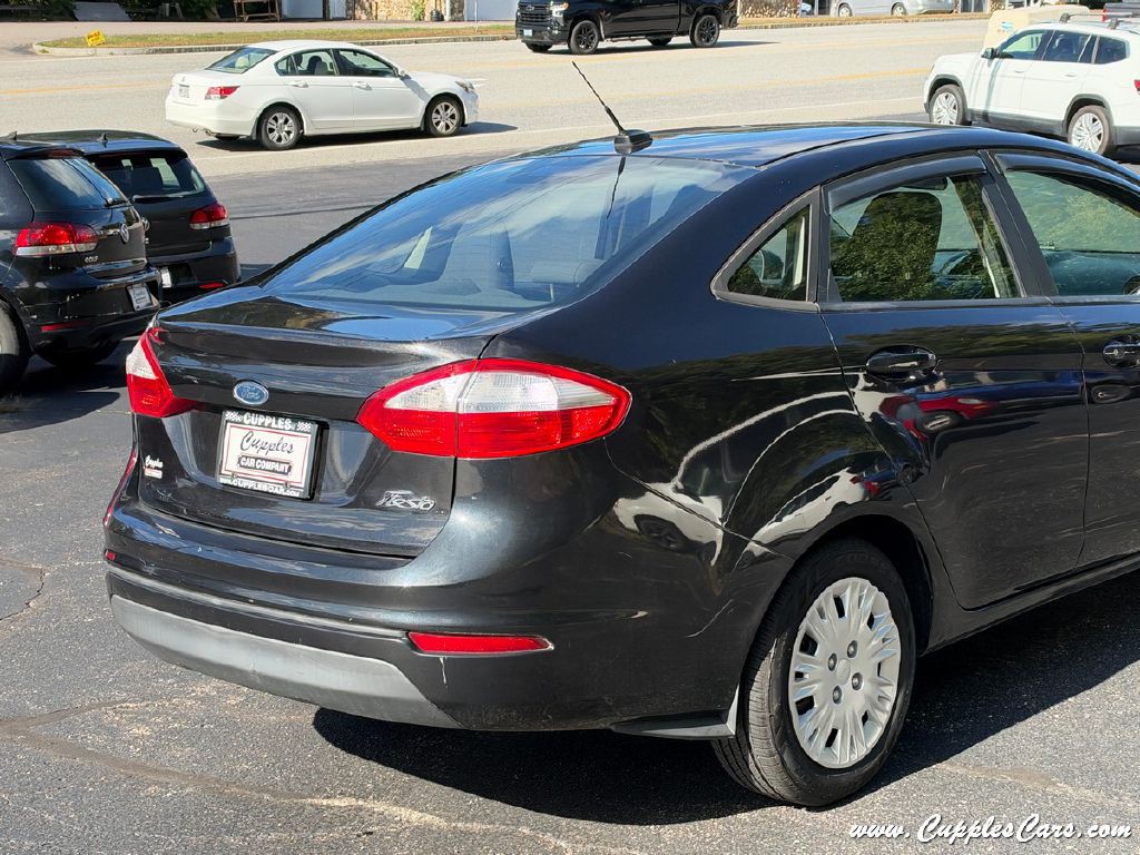 2015 Ford Fiesta Image 30