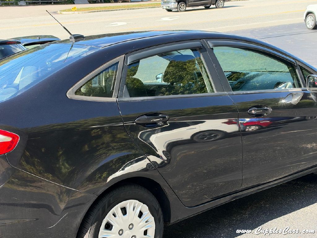 2015 Ford Fiesta Image 31
