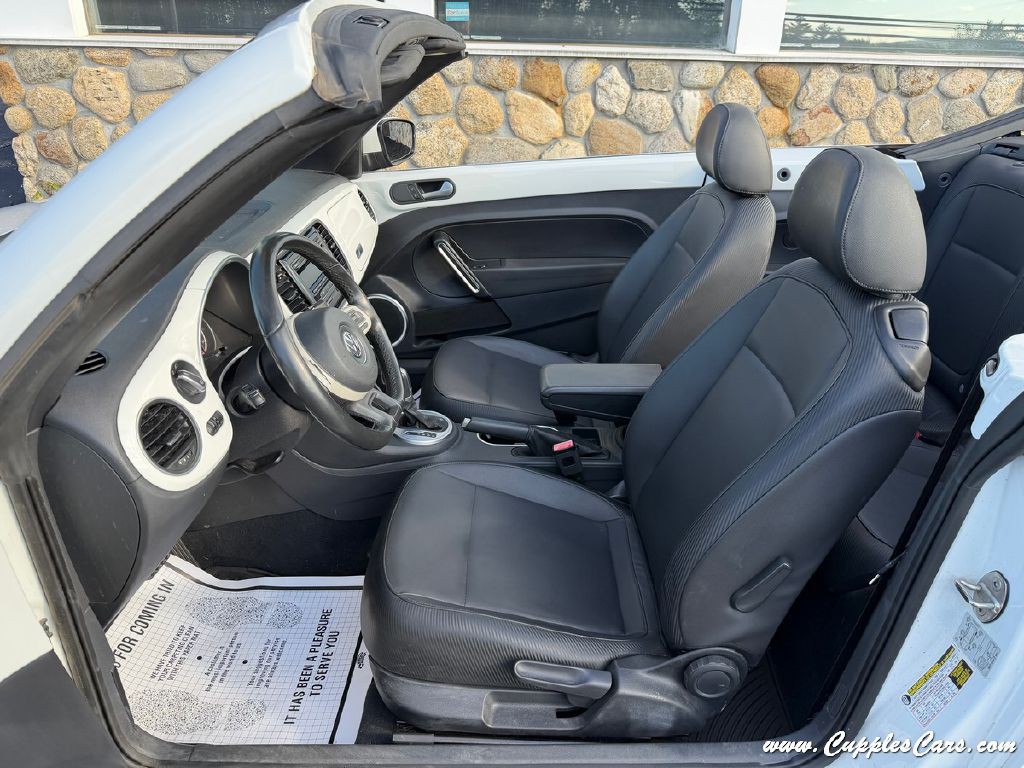 2015 Volkswagen Beetle Image 3