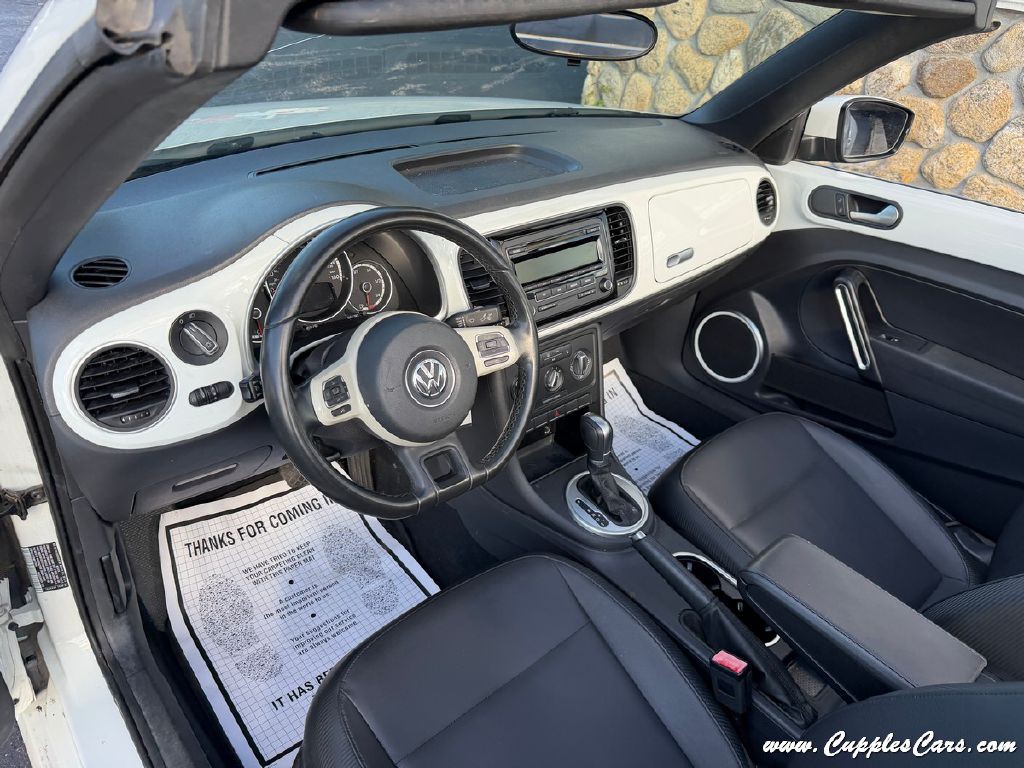 2015 Volkswagen Beetle Image 4