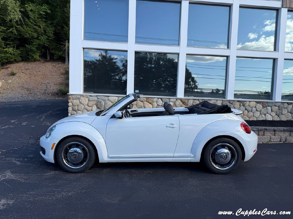 2015 Volkswagen Beetle Image 9