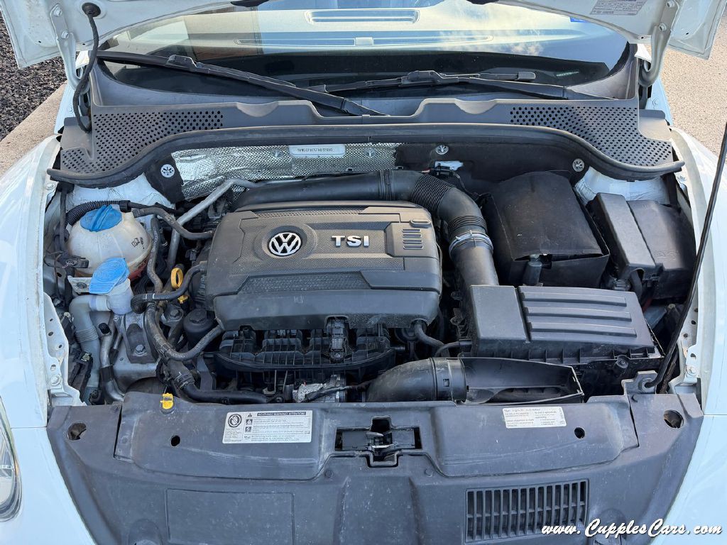 2015 Volkswagen Beetle Image 11