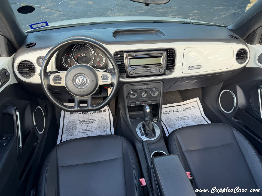 2015 Volkswagen Beetle Image 13