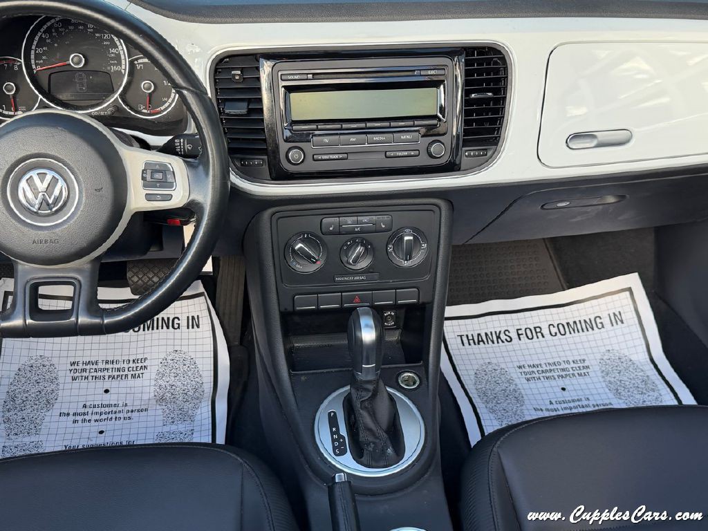 2015 Volkswagen Beetle Image 16