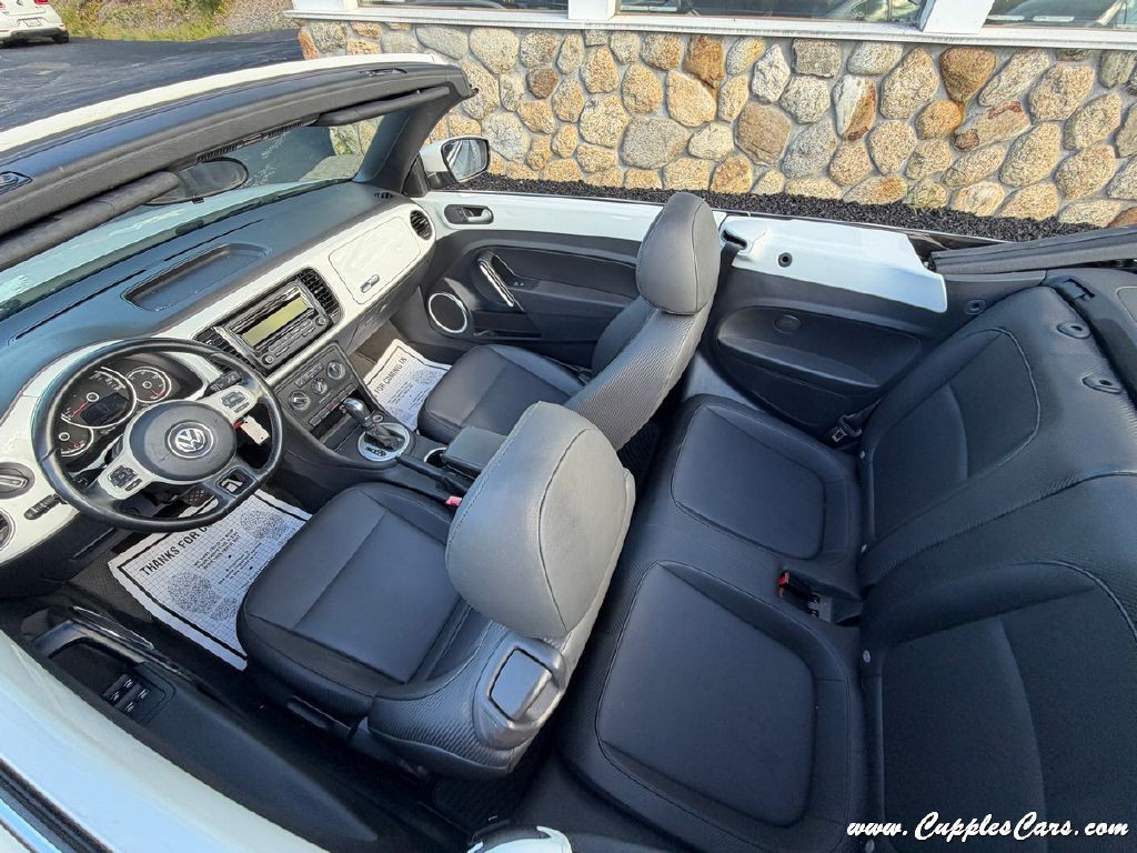 2015 Volkswagen Beetle Image 19