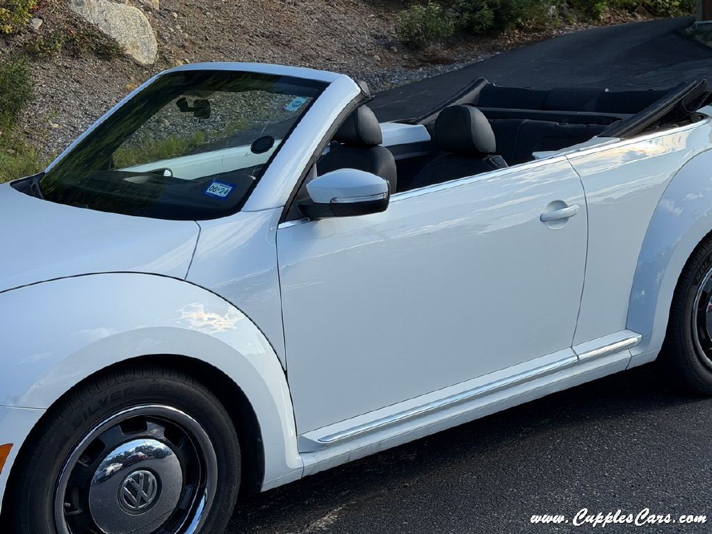 2015 Volkswagen Beetle Image 23