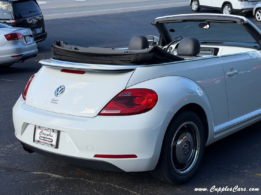 2015 Volkswagen Beetle Image 26