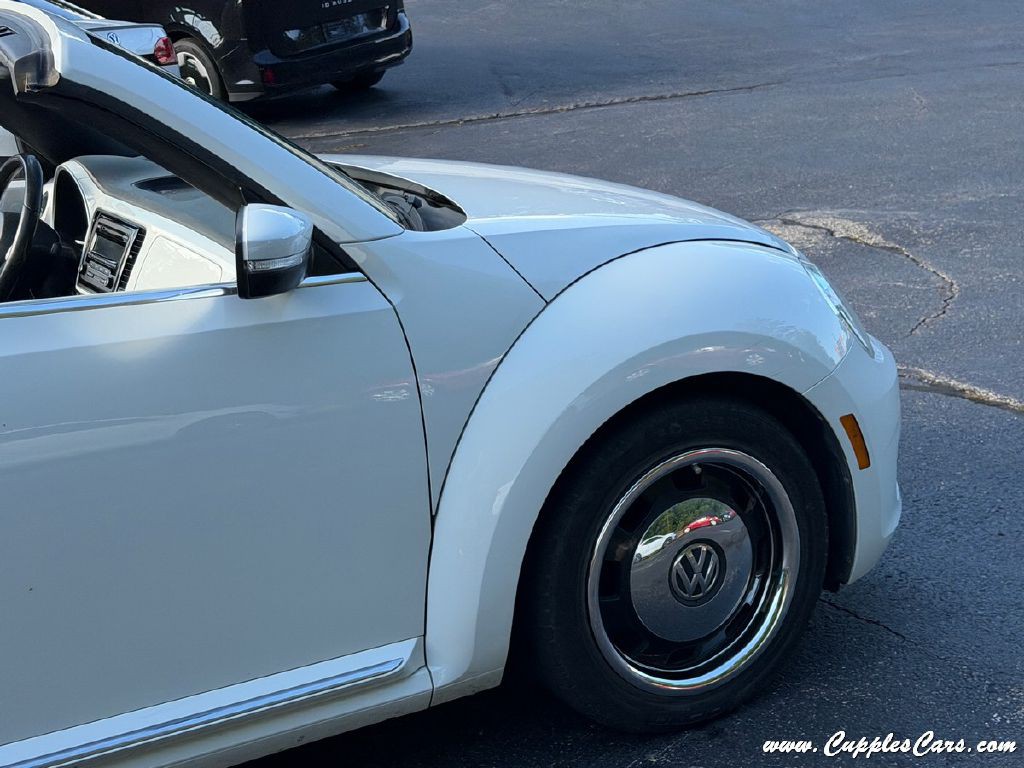 2015 Volkswagen Beetle Image 28