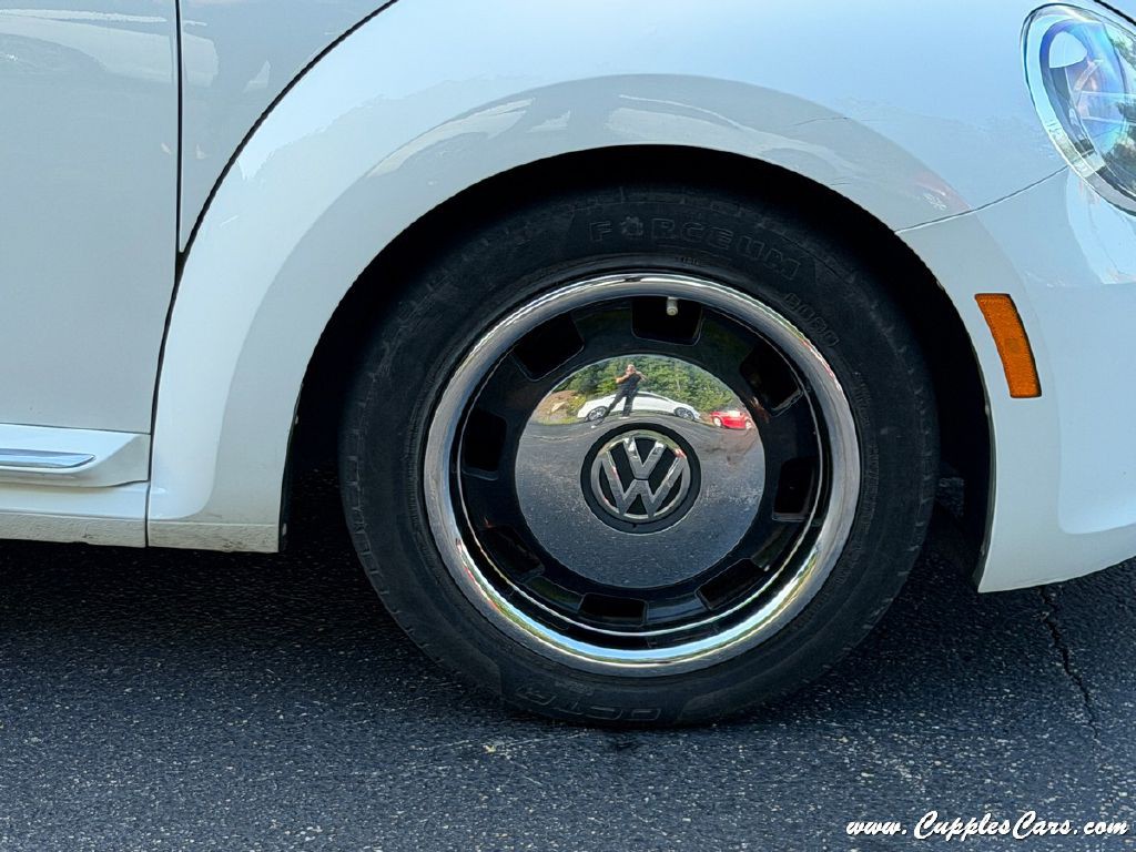 2015 Volkswagen Beetle Image 29