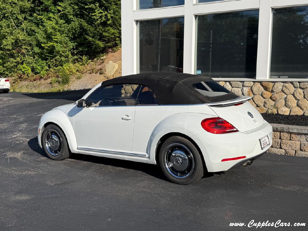 2015 Volkswagen Beetle Image 34