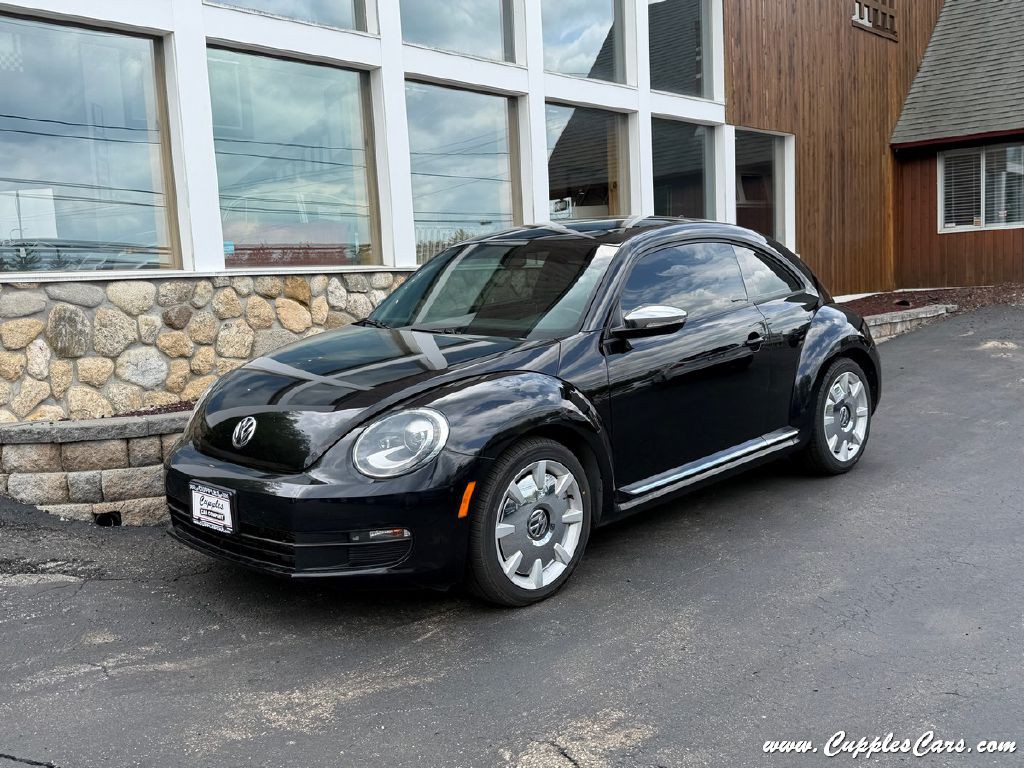 2013 Volkswagen Beetle Image 1