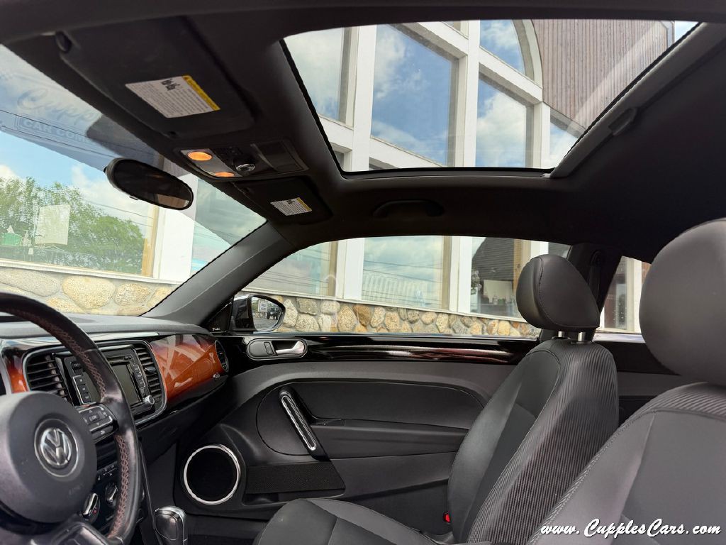 2013 Volkswagen Beetle Image 7