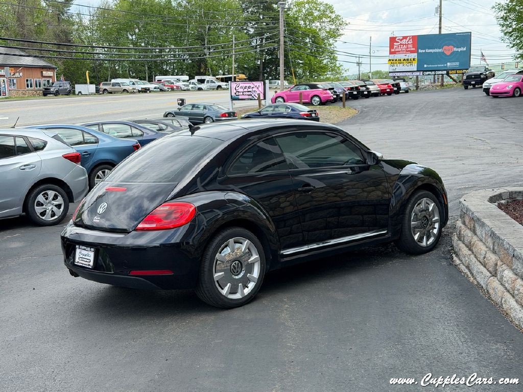 2013 Volkswagen Beetle Image 11