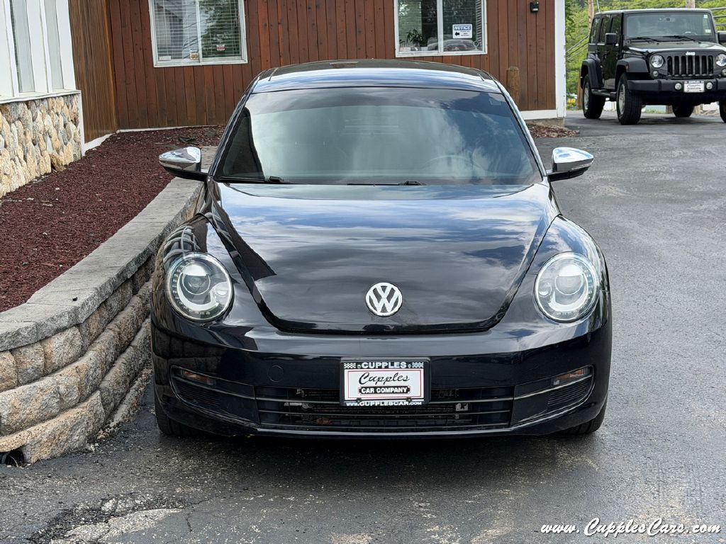 2013 Volkswagen Beetle Image 14