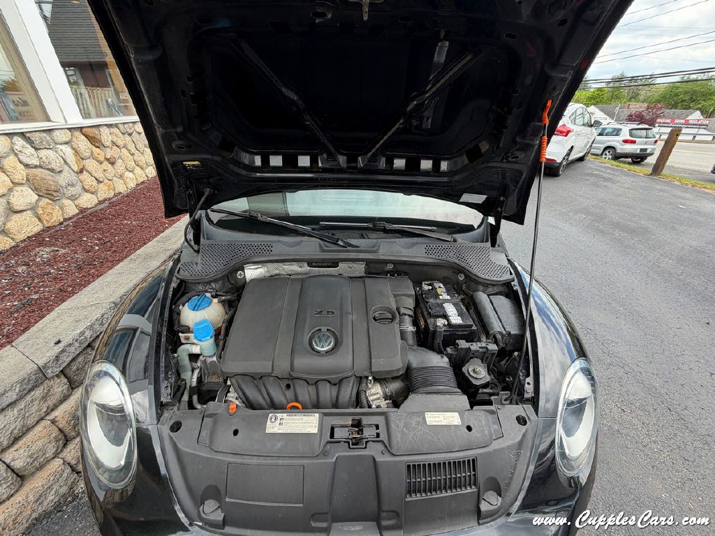 2013 Volkswagen Beetle Image 16