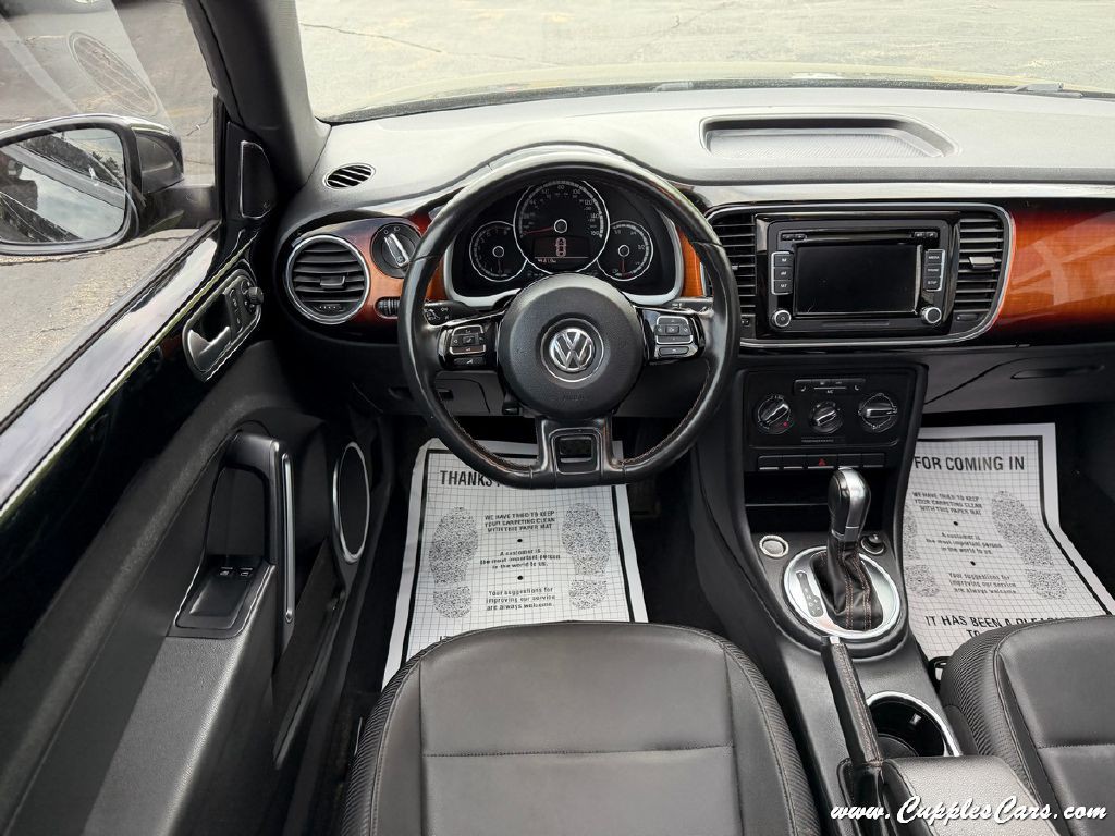 2013 Volkswagen Beetle Image 18
