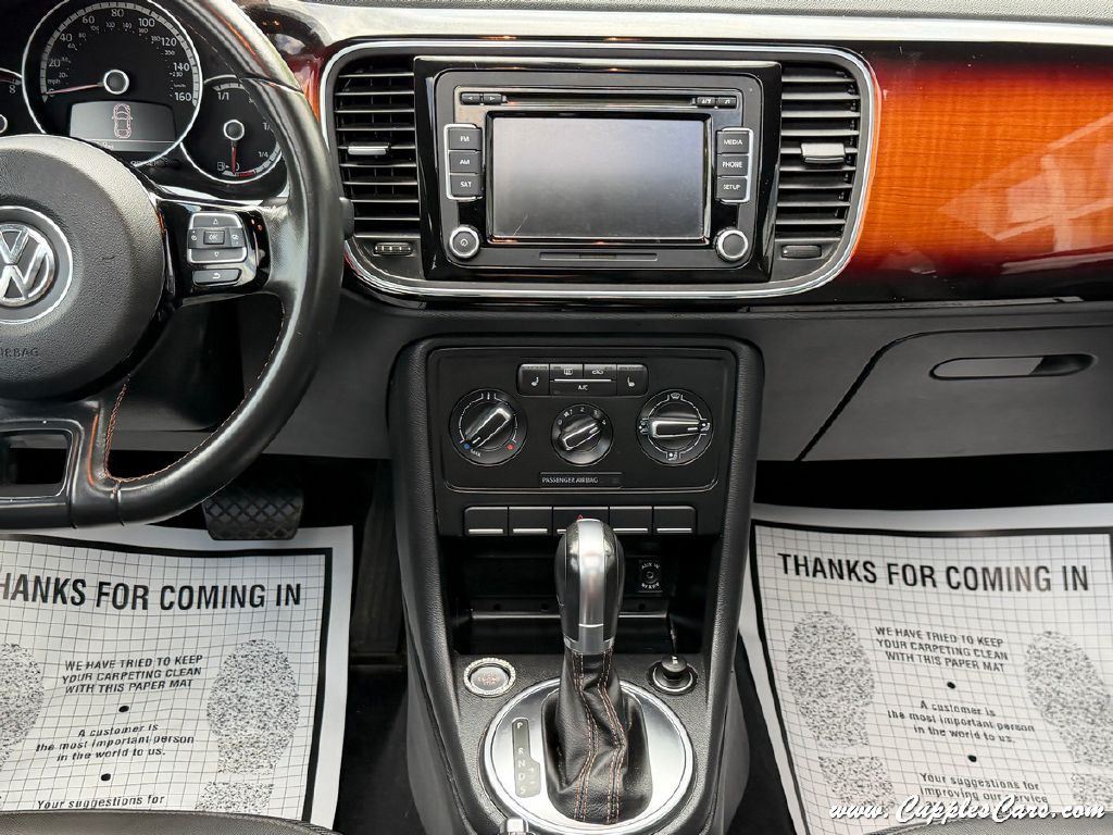 2013 Volkswagen Beetle Image 20