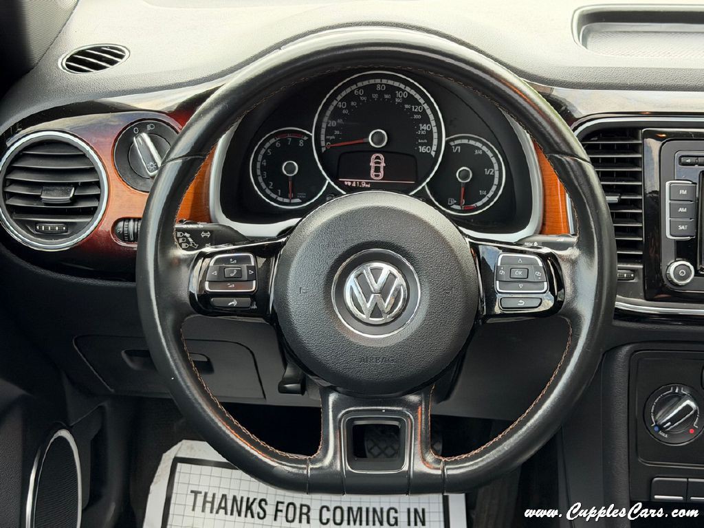 2013 Volkswagen Beetle Image 21
